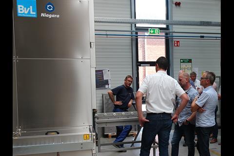 BvL organised an event at Emsbüren in Germany to demonstrate its equipment for the ‘efficient and economical’ cleaning of rolling stock components.
